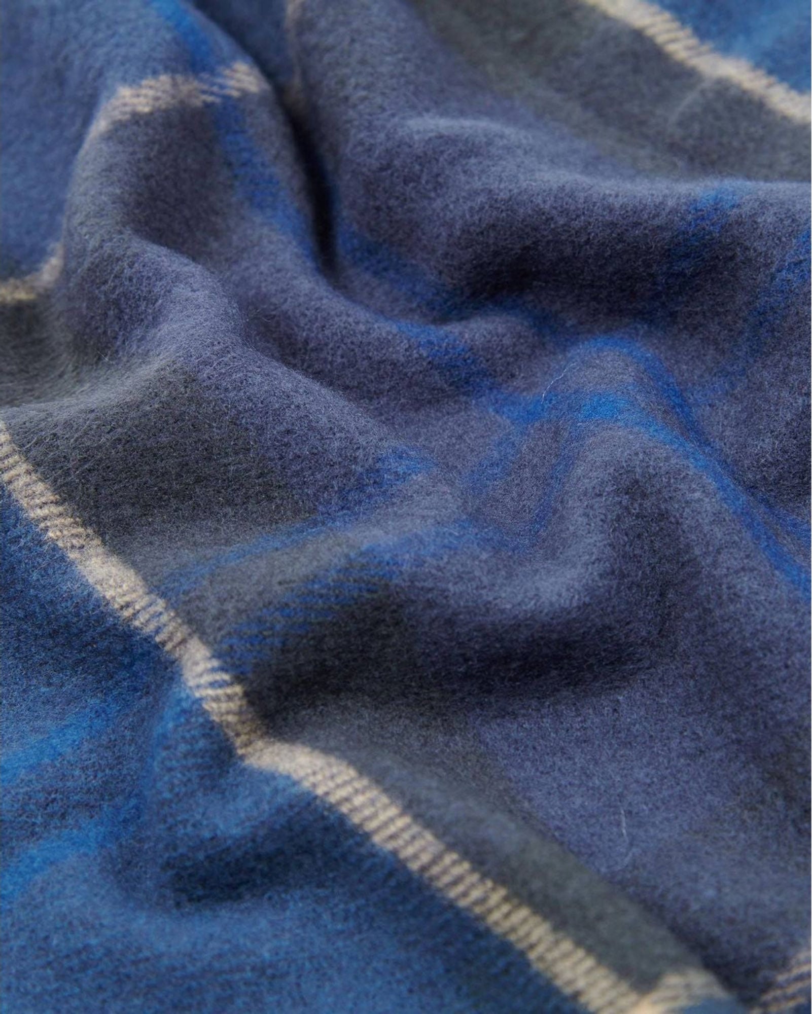 Barbour Gallingale Tartan Scarf In Midnight Tartan - Rainwater's Men's Clothing and Tuxedo Rental